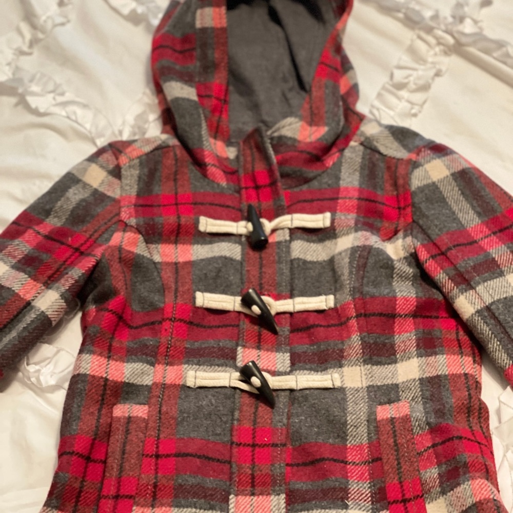 Abercrombie KIDS coat. Xl it’s red and grey